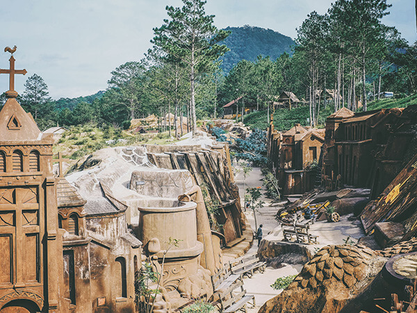 Clay tunnel Dalat is also known as sculpture tunnel