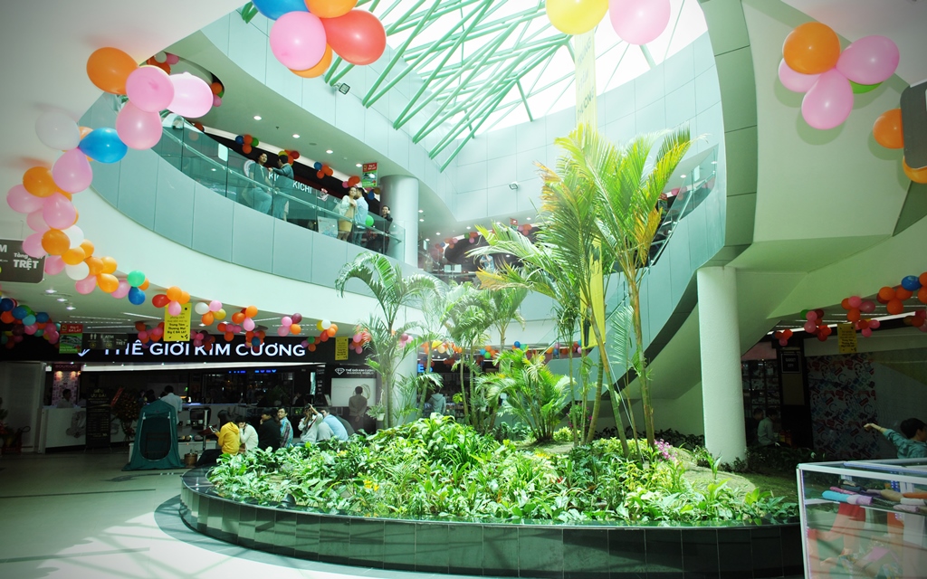 It is the largest trade and shopping center in Dalat city