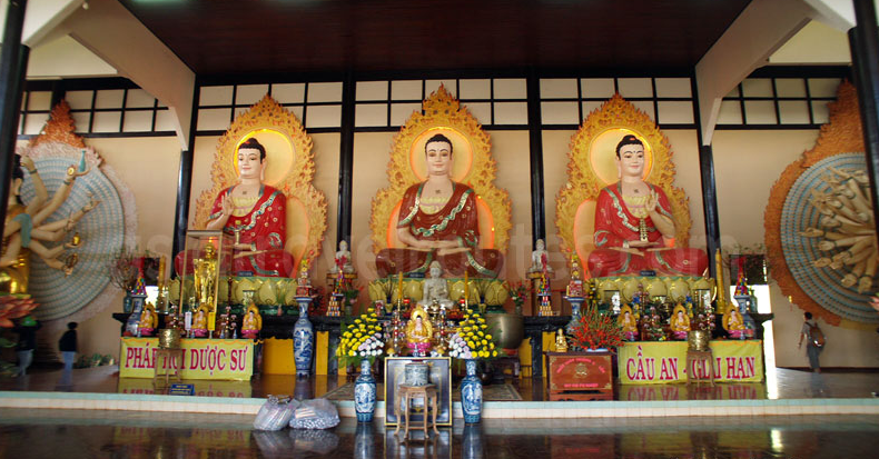 Gautama buddha, Amitabha buddha and Medicine Buddha