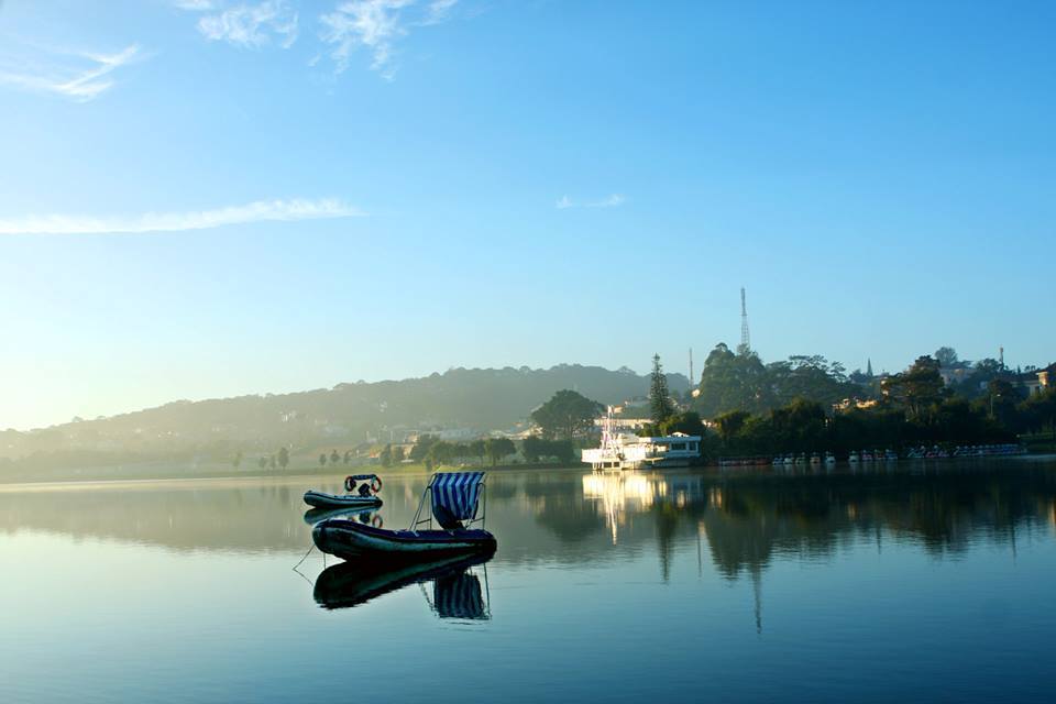 Xuan Huong lake